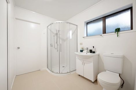 Photo of property in 4 Rhinevale Close, Henderson, Auckland, 0612