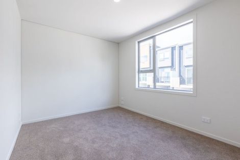 Photo of property in 5 Wharetana Crescent, New Lynn, Auckland, 0600