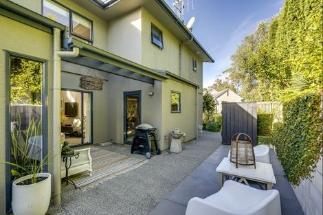 Photo of property in 11 Woodford Heights, Havelock North, 4130