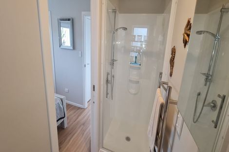 Photo of property in 39 Seagrass Place, Otaki Beach, Otaki, 5512