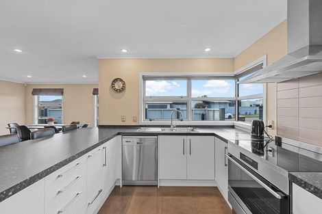 Photo of property in 62 Rosalie Terrace, Kelvin Grove, Palmerston North, 4414