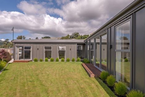 Photo of property in 13 Barnfields Close, Halswell, Christchurch, 8025