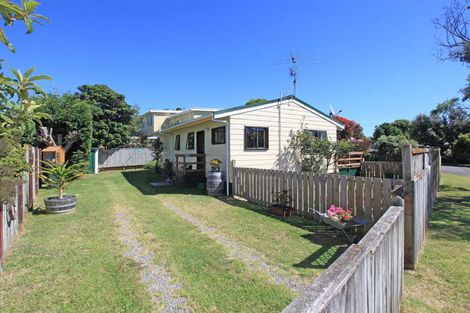 Photo of property in 7 Campion Road, Waikanae Beach, Waikanae, 5036