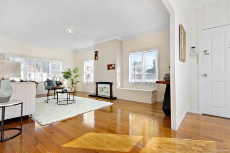 Photo of property in 3161 Great North Road, New Lynn, Auckland, 0600