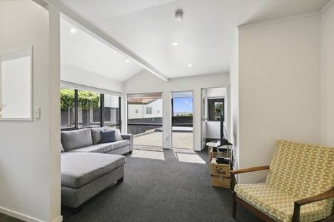 Photo of property in 8 Countess Close, Maupuia, Wellington, 6022