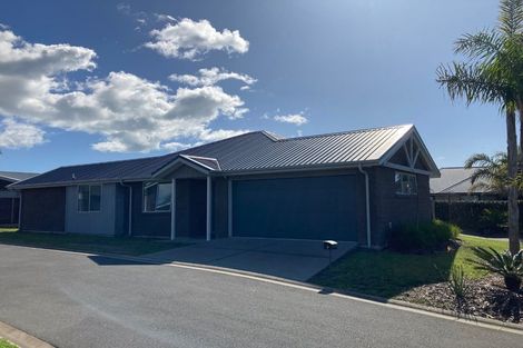 Photo of property in 2 Pikao Retreat, Papamoa Beach, Papamoa, 3118