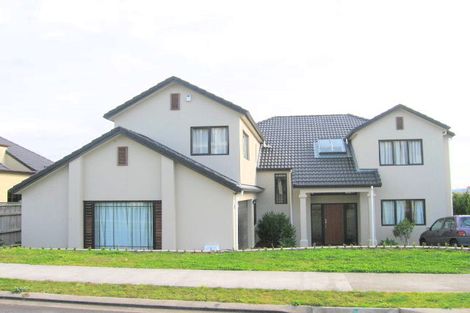 Photo of property in 13 Brooke Ridge Rise, East Tamaki Heights, Auckland, 2016