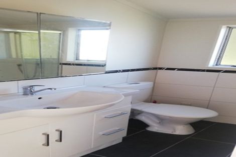 Photo of property in 2a Percy Dyett Drive, Karori, Wellington, 6012