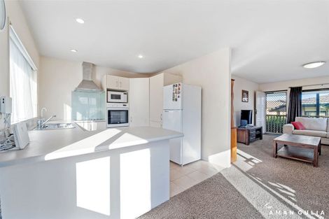 Photo of property in 3/197 Royal Road, Massey, Auckland, 0614