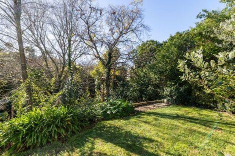 Photo of property in 31 Busby Hill, Havelock North, 4130