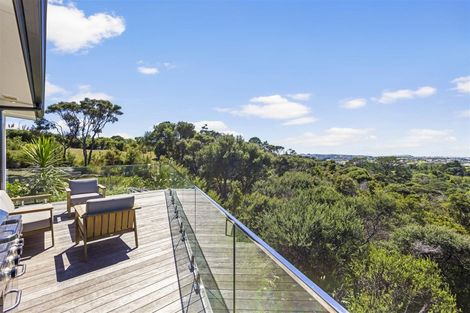 Photo of property in 1117a Whangaparaoa Road, Matakatia, Whangaparaoa, 0930