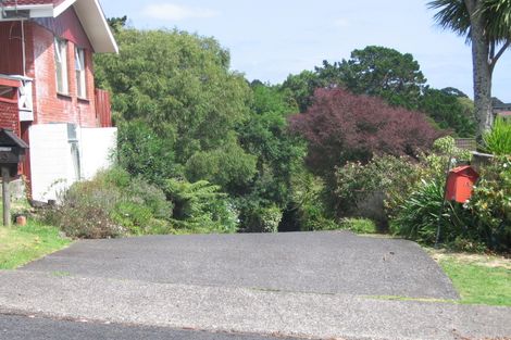 Photo of property in 18 Morriggia Place, Bayview, Auckland, 0629