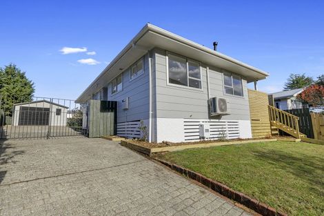 Photo of property in 24 Hartford Crescent, Totara Park, Upper Hutt, 5018