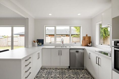 Photo of property in 2 Maahutaupeke Place, St Andrews, Hamilton, 3200