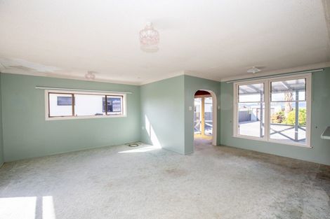 Photo of property in 108 Pipiroa Road, Ngatea, 3503