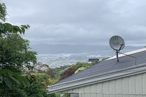 Photo of property in 7b Taka Grove, Normandale, Lower Hutt, 5010