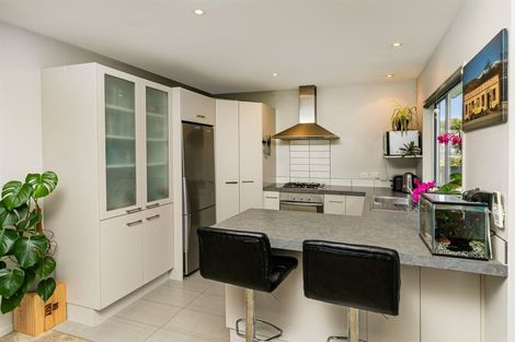 Photo of property in 48 Makora Road, Massey, Auckland, 0614