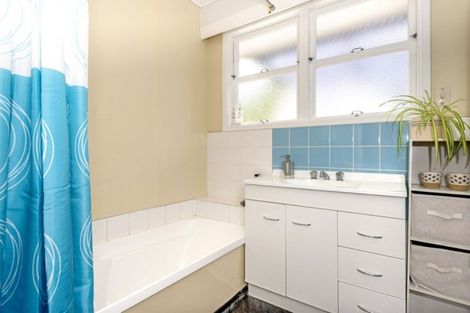 Photo of property in 35 Seddon Crescent, Whataupoko, Gisborne, 4010