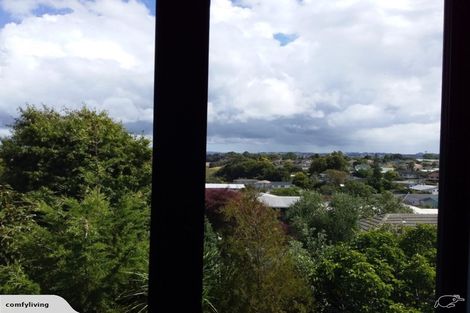 Photo of property in 2/69 Lake Road, Devonport, Auckland, 0624