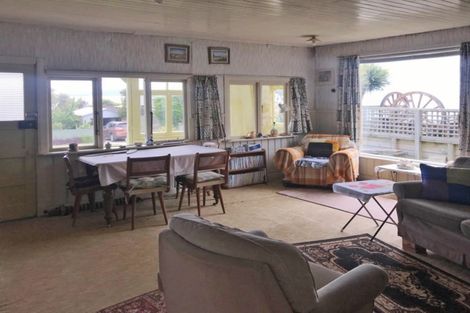 Photo of property in 3 Rimu Street, Kaka Point, 9271