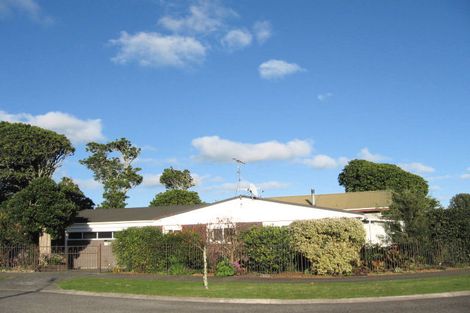 Photo of property in 9 Aratika Crescent, Otaki, 5512