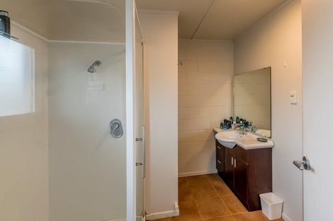 Photo of property in 16 Eruini Street, Waikanae Beach, Waikanae, 5036