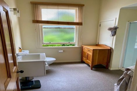 Photo of property in 24a Waripori Street, Berhampore, Wellington, 6023