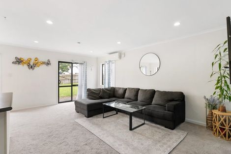 Photo of property in 10 Blumhardt Place, Avondale, Auckland, 1026
