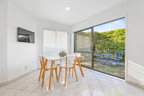 Photo of property in 2/77 Harvey Street, Waipahihi, Taupo, 3330