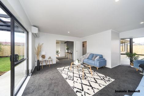 Photo of property in 4 Angelina Way, Kelvin Grove, Palmerston North, 4414