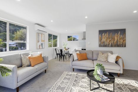 Photo of property in 24 Hartford Crescent, Totara Park, Upper Hutt, 5018