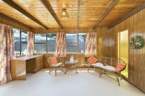 Photo of property in 19 Pankhurst Place, Sunnyvale, Auckland, 0612