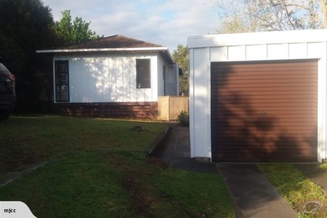 Photo of property in 16 Shearwater Street, One Tree Point, 0118