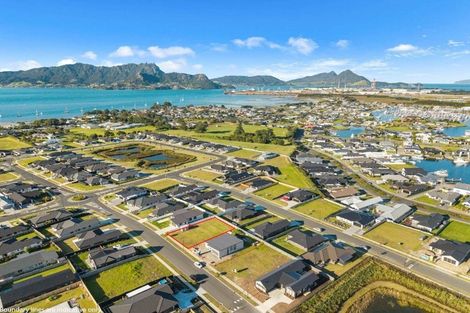 Photo of property in 21 Te Piriti Road, One Tree Point, 0118