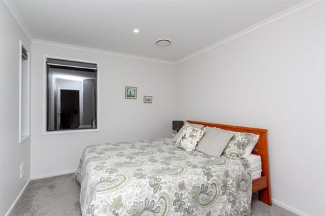 Photo of property in 17 Garrett Drive, Whalers Gate, New Plymouth, 4310
