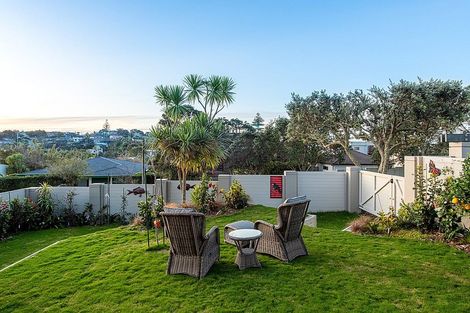 Photo of property in 1/7 Whitby Crescent, Mairangi Bay, Auckland, 0630