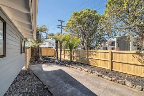 Photo of property in 1/9 Titoki Street, Te Atatu Peninsula, Auckland, 0610