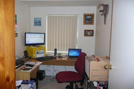 Photo of property in 17 Farringdon Avenue, Rototuna North, Hamilton, 3210