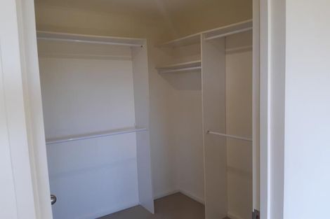 Photo of property in 4 Highgrove Lane, Totara Vale, Auckland, 0632