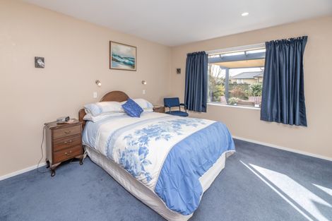 Photo of property in 16 Riegler Place, Belfast, Christchurch, 8051