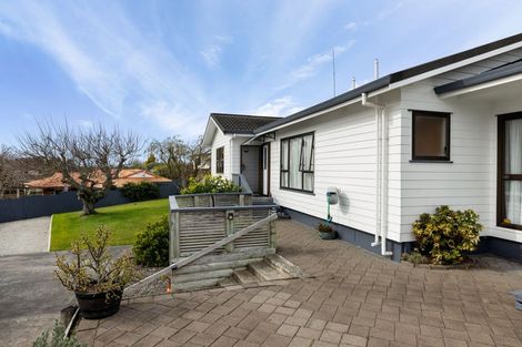 Photo of property in 43 Lansdowne Crescent, Glenview, Hamilton, 3206