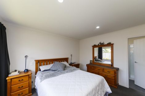 Photo of property in 99a Schnell Drive, Kelvin Grove, Palmerston North, 4414