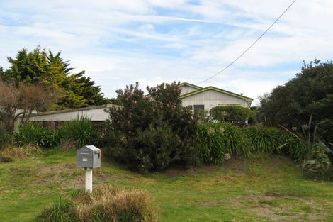Photo of property in 14 Arthur Street, Waikawa Beach, Manakau, 5573