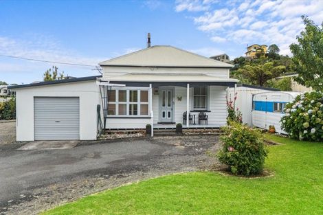 Photo of property in 10 North Street, Mokau, 4376