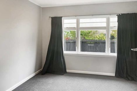 Photo of property in 142 Memorial Avenue, Burnside, Christchurch, 8053