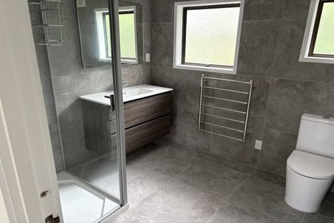 Photo of property in 2/20 Woodlands Crescent, Browns Bay, Auckland, 0630