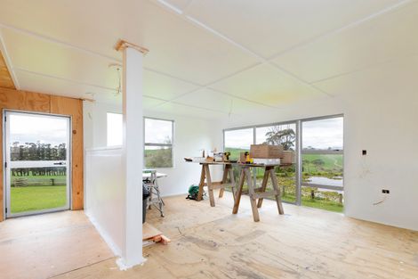 Photo of property in 84 Ocean View Road, Northcote, Auckland, 0627