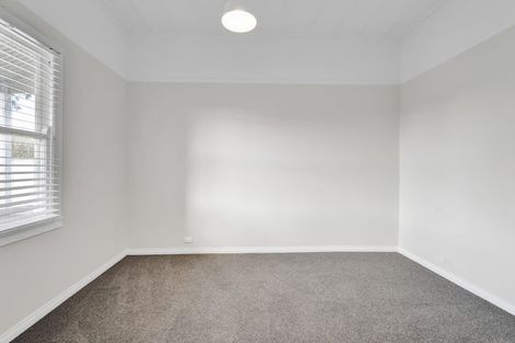 Photo of property in 16 Maire Street, Inglewood, 4330