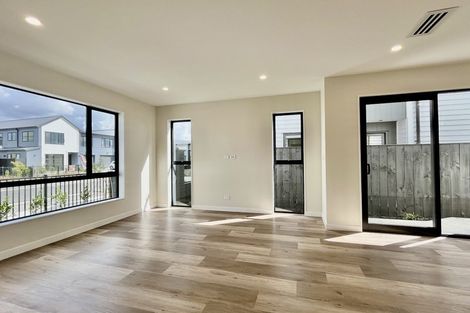 Photo of property in 6 Babos Avenue, Kumeu, 0810