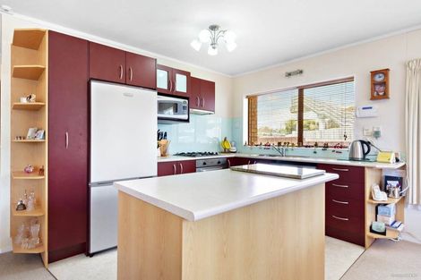 Photo of property in 2/9 Clayburn Road, Glen Eden, Auckland, 0602